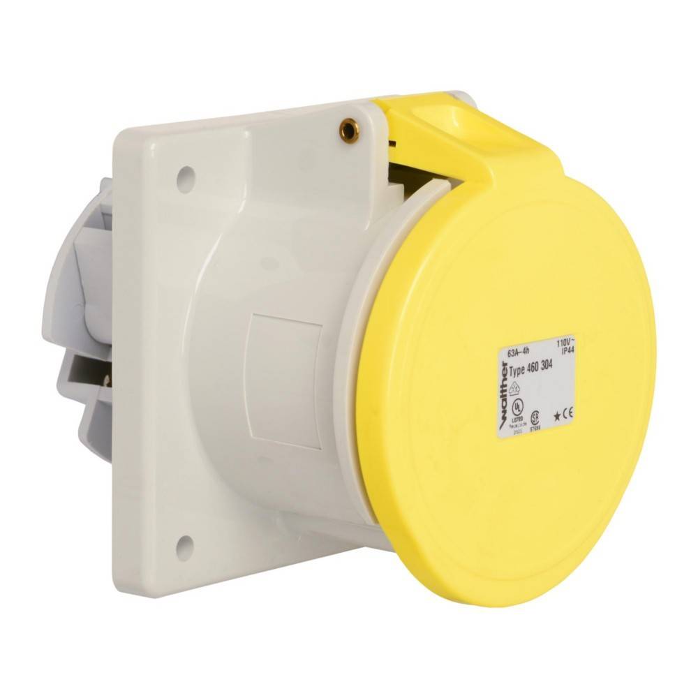 Eine gelbe industrielle Steckdose mit Schutzdeckel, montiert auf einer weißen Grundfläche, mit sichtbaren Spezifikationen und CE-Konformitätszeichen.