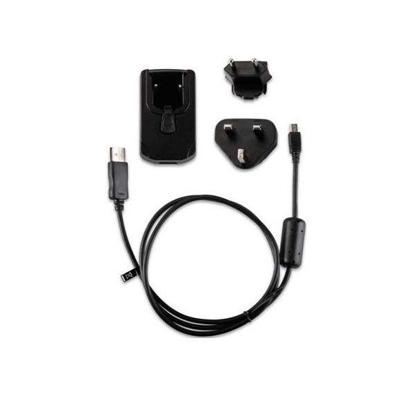 Ein USB-Kabel mit Ladedock, Netzteiladapter und Stecker.