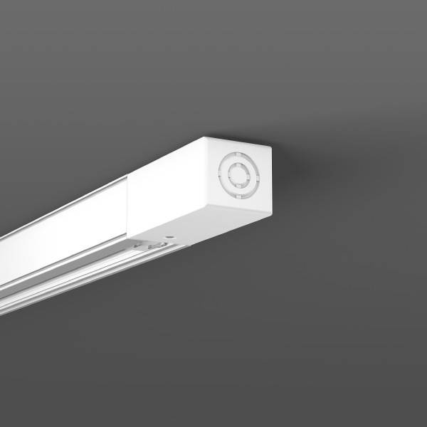Weiße lineare LED-Deckenleuchte mit quadratischer Endkappe auf grauem Hintergrund.