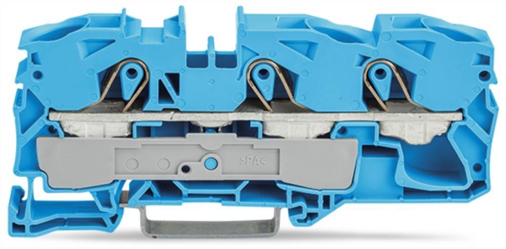 Eine Nahaufnahme eines blauen elektrischen Anschlussklemmenblocks, der Metallverbinder und einen grauen Verschließmechanismus zeigt, der zum Sichern von elektrischen Kabeln verwendet wird.