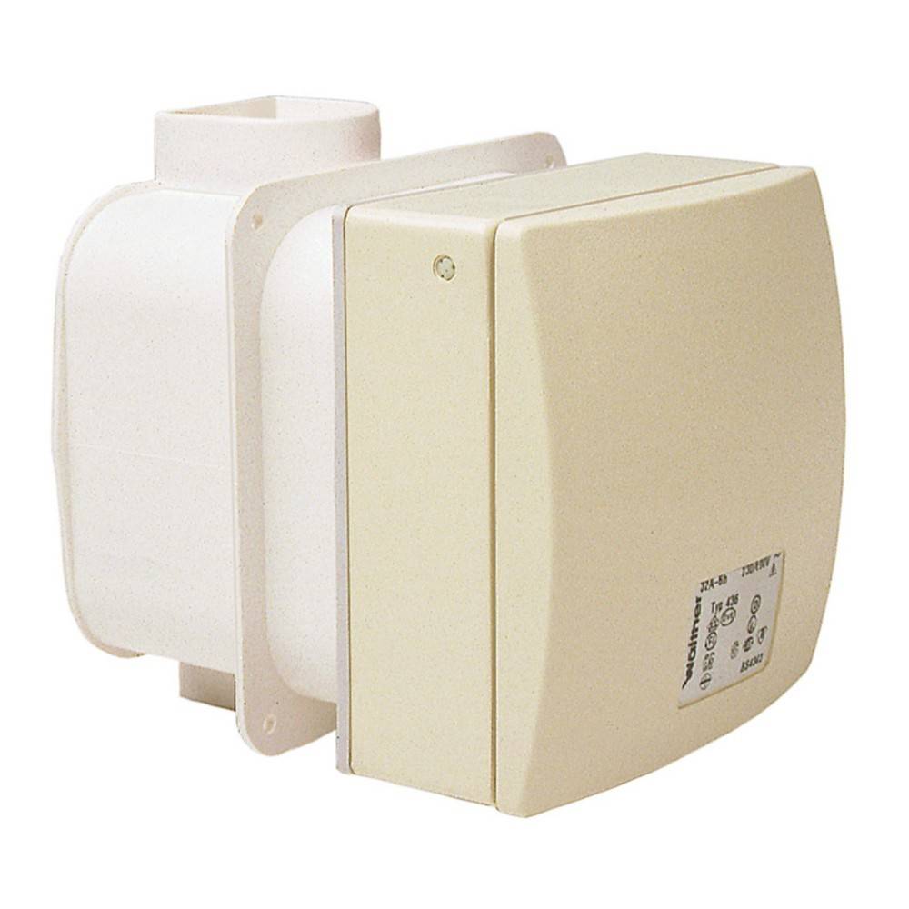 Ein beige wandmontierter Lüftungsventilator mit kubischer Form und einem Etikett an der Seite, der zur Luftzirkulation in Innenräumen verwendet wird.