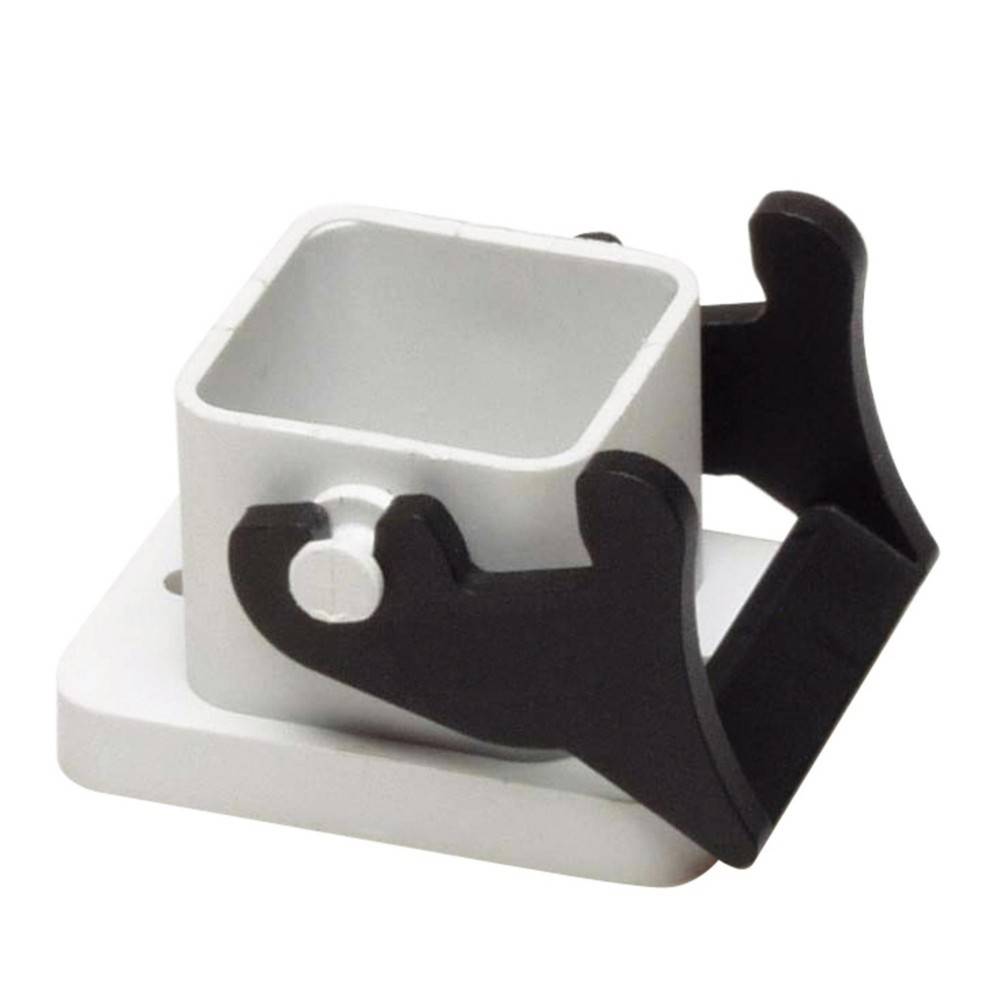 Ein weißes Klemmschließeisen mit schwarzem Verschluss, wahrscheinlich zum Befestigen von Gegenständen, das auf einer flachen, weißen Oberfläche dargestellt ist.