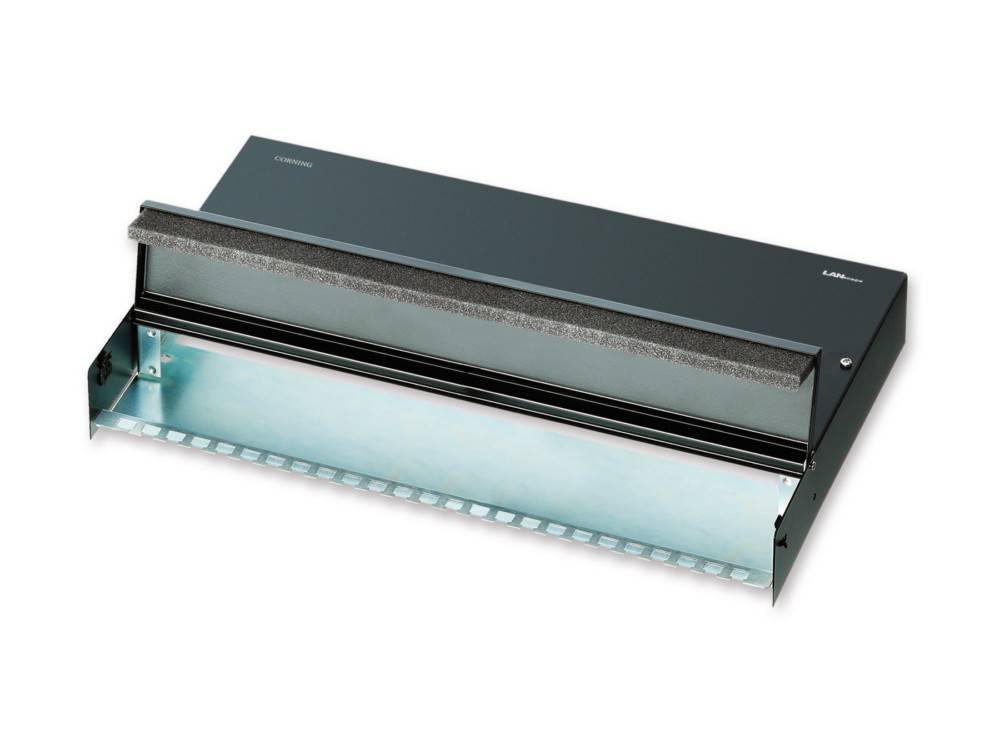 Ein schwarzer und silberner elektrischer Türöffner mit Metallkomponenten, der häufig zur Sicherung von Türen in Zugangskontrollsystemen verwendet wird.