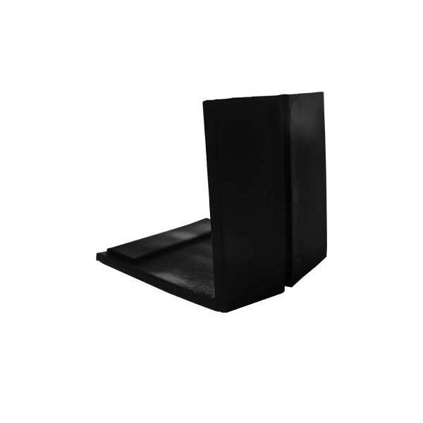 Schwarzes L-förmiges Metallwinkel mit flacher Basis und zwei aufrechten Seitenpaneelen auf weißem Hintergrund.