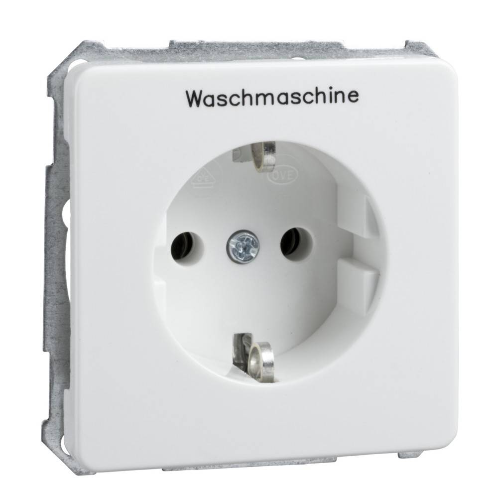 Weiße Steckdose mit der Beschriftung „Waschmaschine