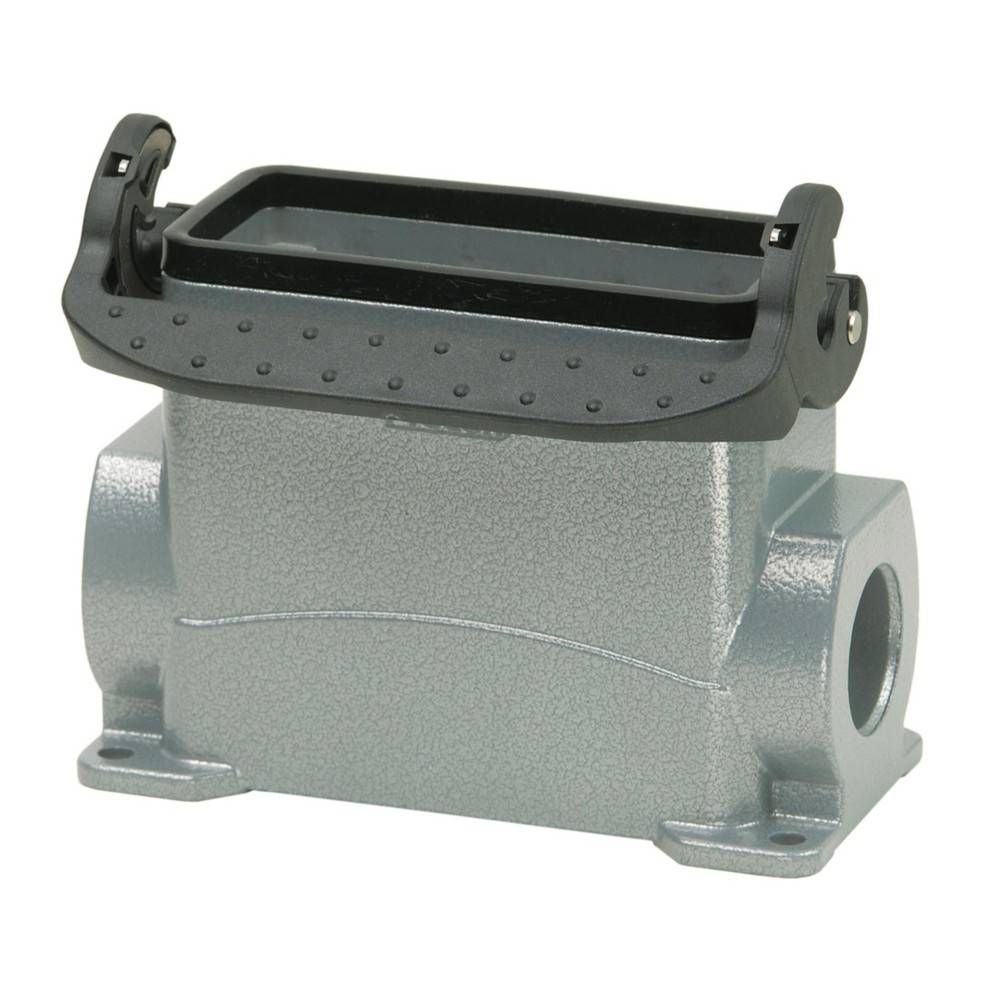 Ein metallisches rechteckiges Gehäuse mit einem schwarzen, abnehmbaren Deckelgriff, das Kabeleintrittsöffnungen aufweist und für elektrische Verbindungen verwendet wird.