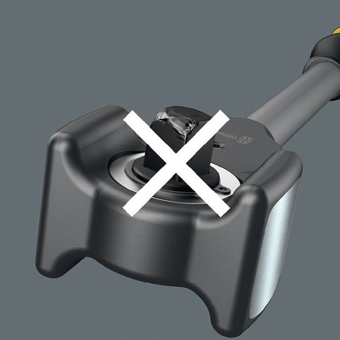 Ein Joystick mit einem weißen Kreuz überlagert, das Missbilligung oder Ablehnung signalisiert.