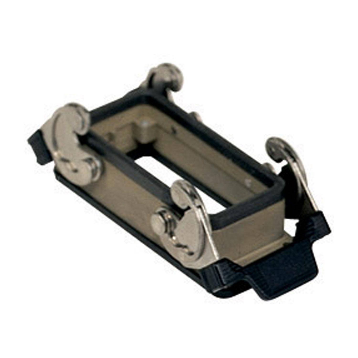 Eine Nahaufnahme einer bronzefarbenen Metallschnalle mit zwei Klemmmechanismen auf jeder Seite, die zum Befestigen von Riemen oder Gürteln verwendet wird.