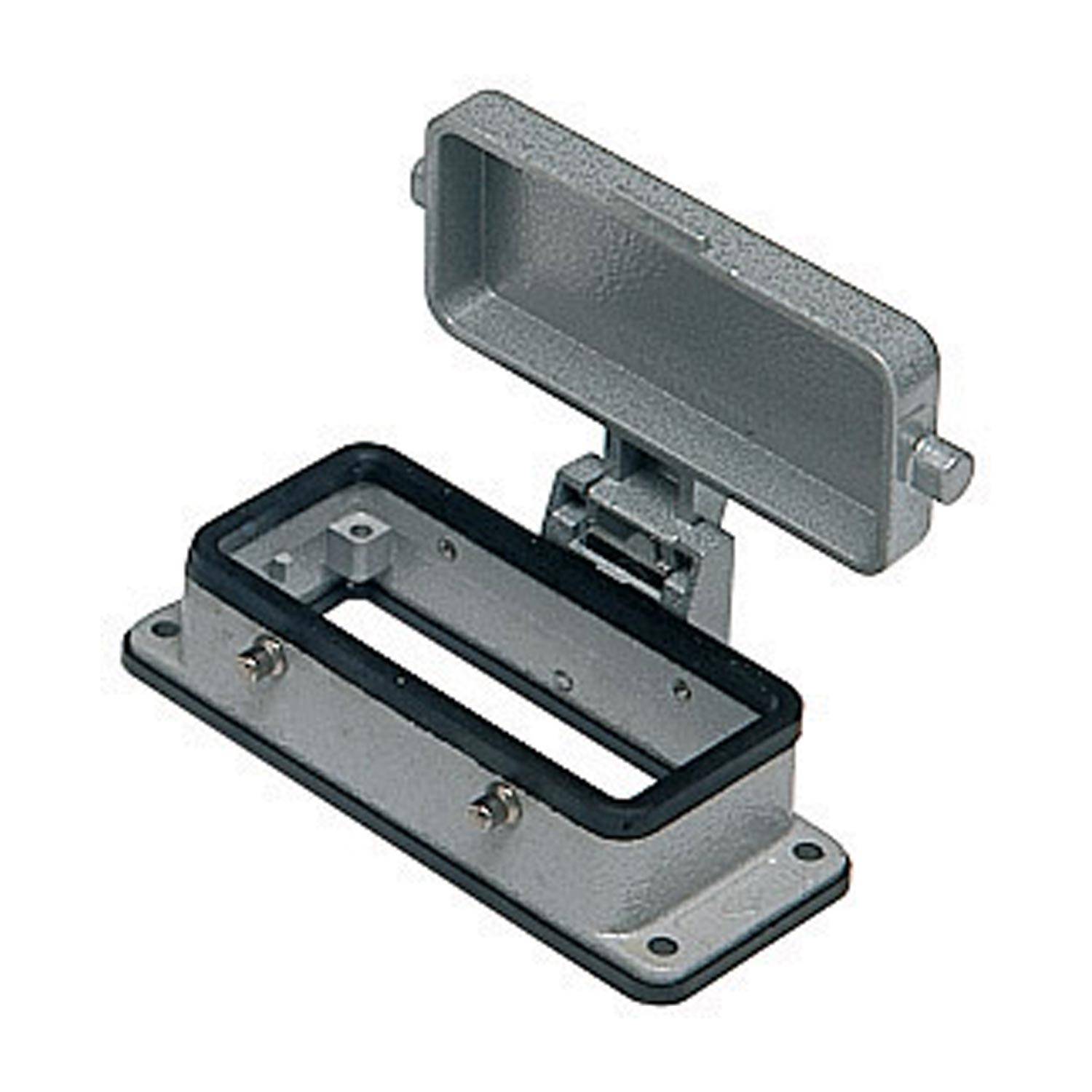 Ein metallisches elektrisches Anschlussgehäuse mit einem Klappdeckel, geöffnet dargestellt, konstruiert für rechteckige Anschlüsse, um Schutz und Stabilität zu gewährleisten.