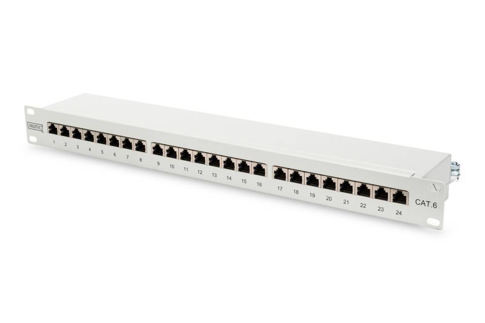 Ein 24-Port-Netzwerkswitch mit nummerierten Ethernet-Ports zum Anschluss mehrerer Geräte in einem Netzwerk. Der Switch ist rechteckig und weiß.