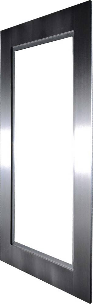 Ein dünner, vertikaler silberner Streifen auf weißem Hintergrund, der eine metallische Oberfläche zu imitieren scheint, möglicherweise Teil eines Tür- oder Paneeldesigns.