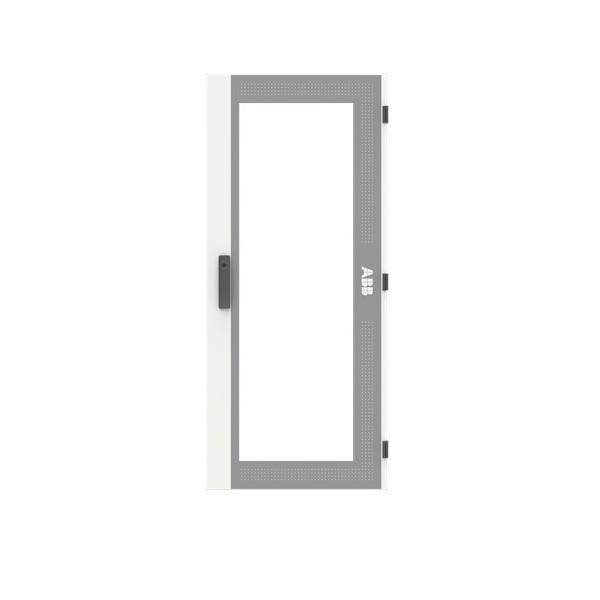 Ein hohes, weißes Schrank mit Glastür und schwarzem Griff, das das „ABB