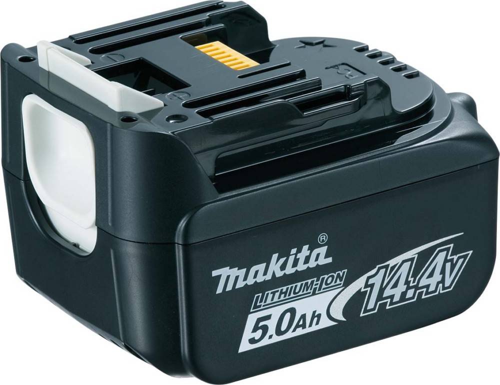 Ein schwarzes Makita 14,4V, 5,0Ah Lithium-Ionen-Akku-Pack, verwendet für kabellose Werkzeuge, mit sichtbarem Anschluss und Markenetikett an der Seite.