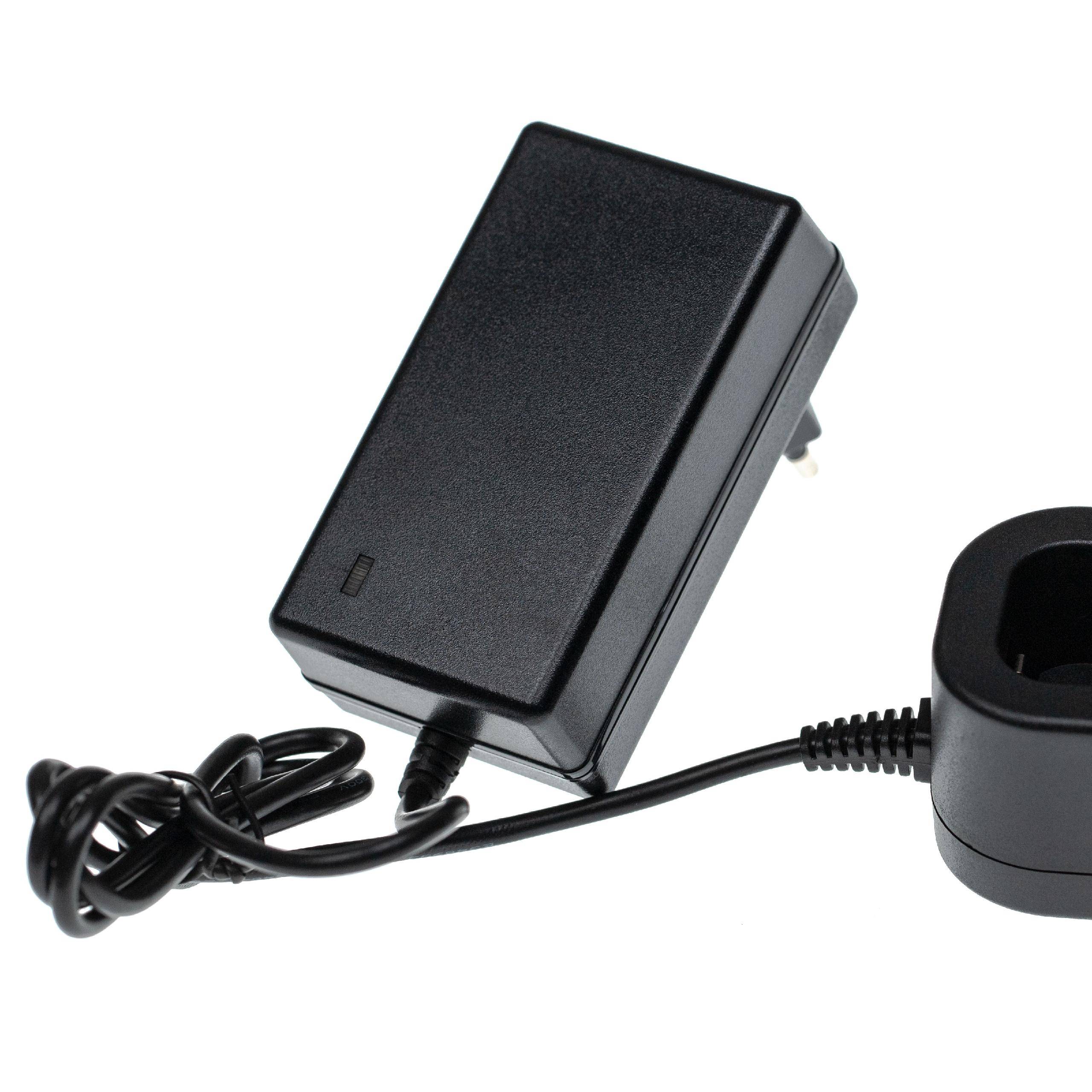 Ein schwarzer AC-Adapter mit Stecker und Kabel, der üblicherweise für elektronische Geräte verwendet wird, liegt auf einer weißen Oberfläche.