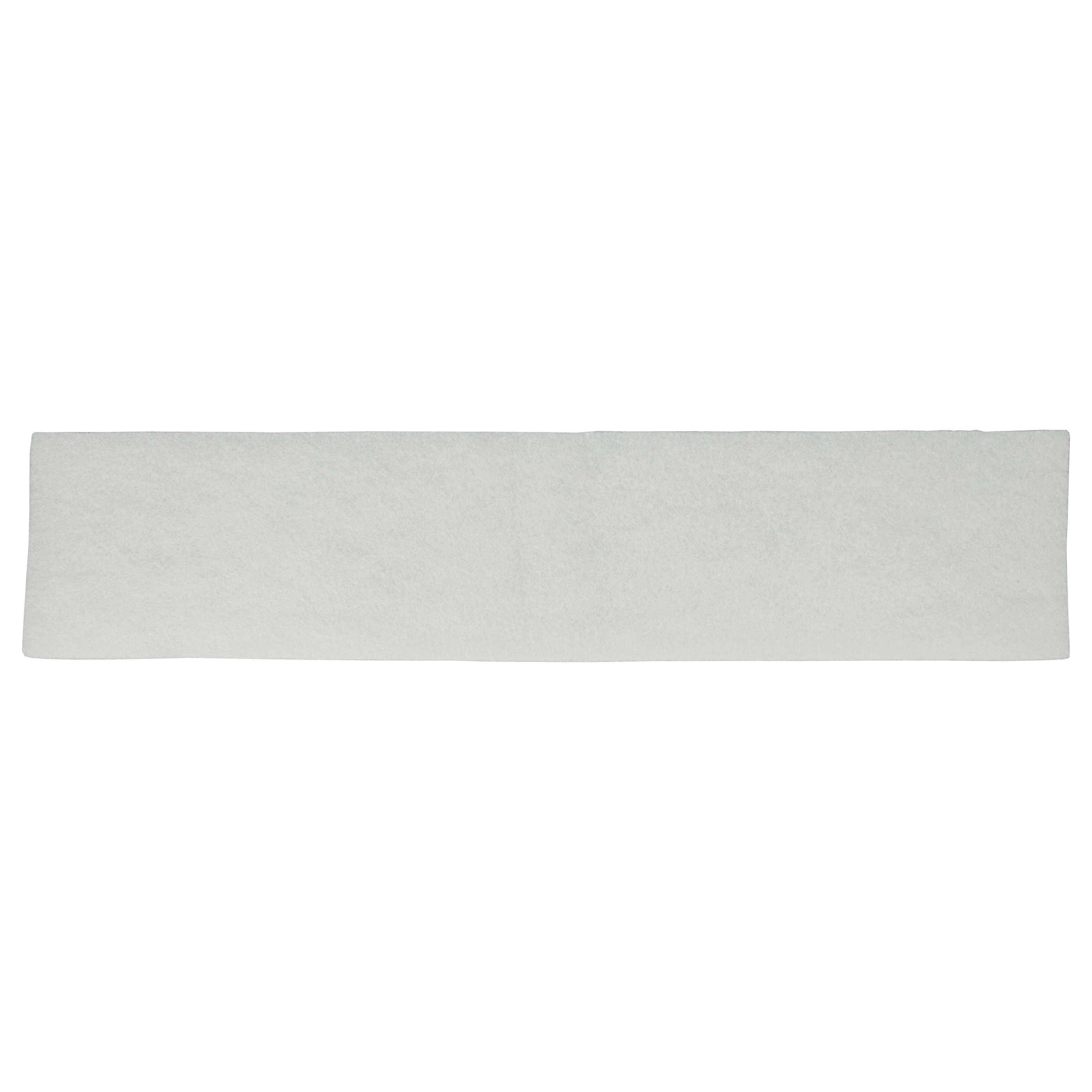 Ein langer, hellgrauer rechteckiger Stoff- oder Papierstreifen auf weißem Hintergrund.