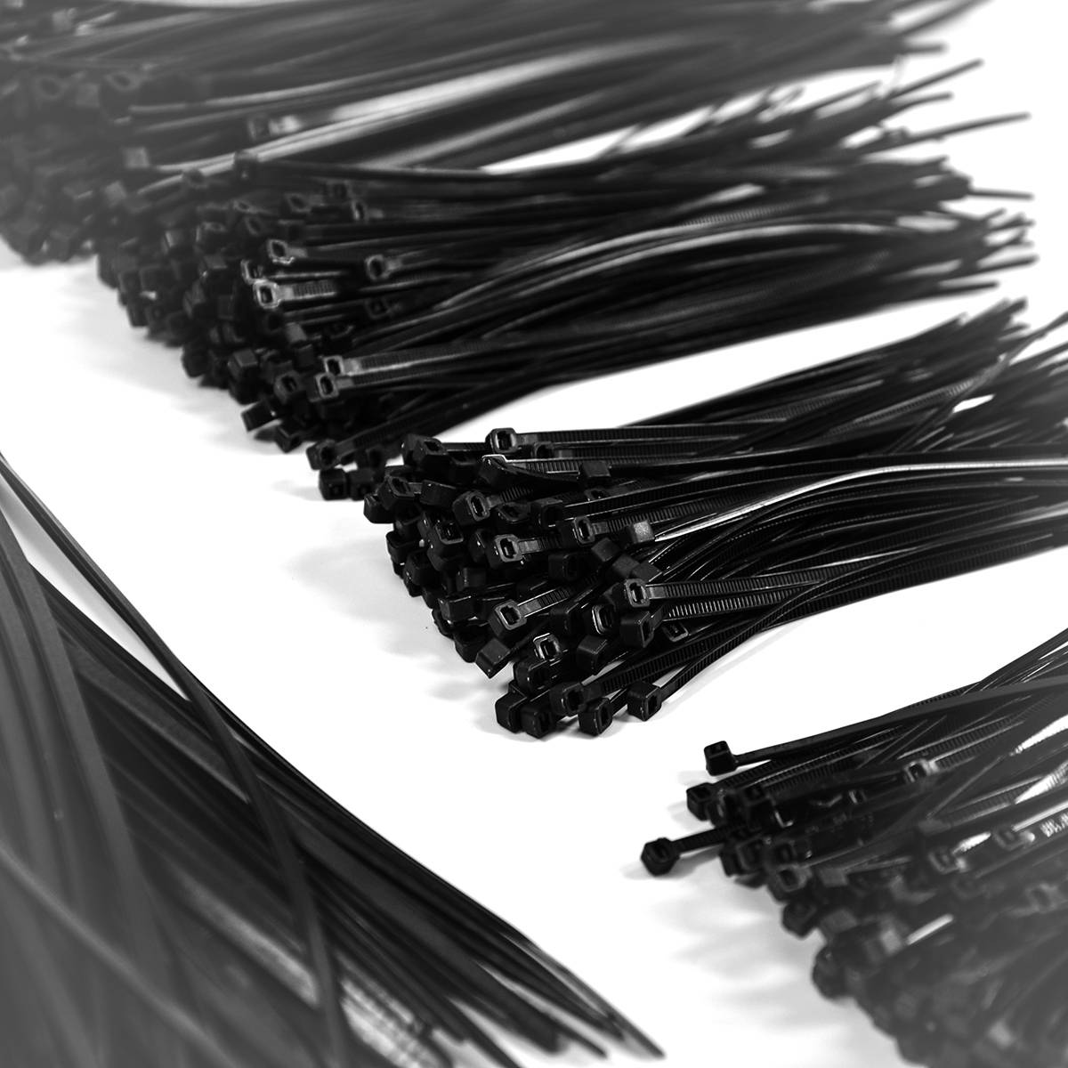 500 Stück Kabelbinder Set mit 5 Größen - 10-30cm UV-Beständig Kunststoff Schwarz
