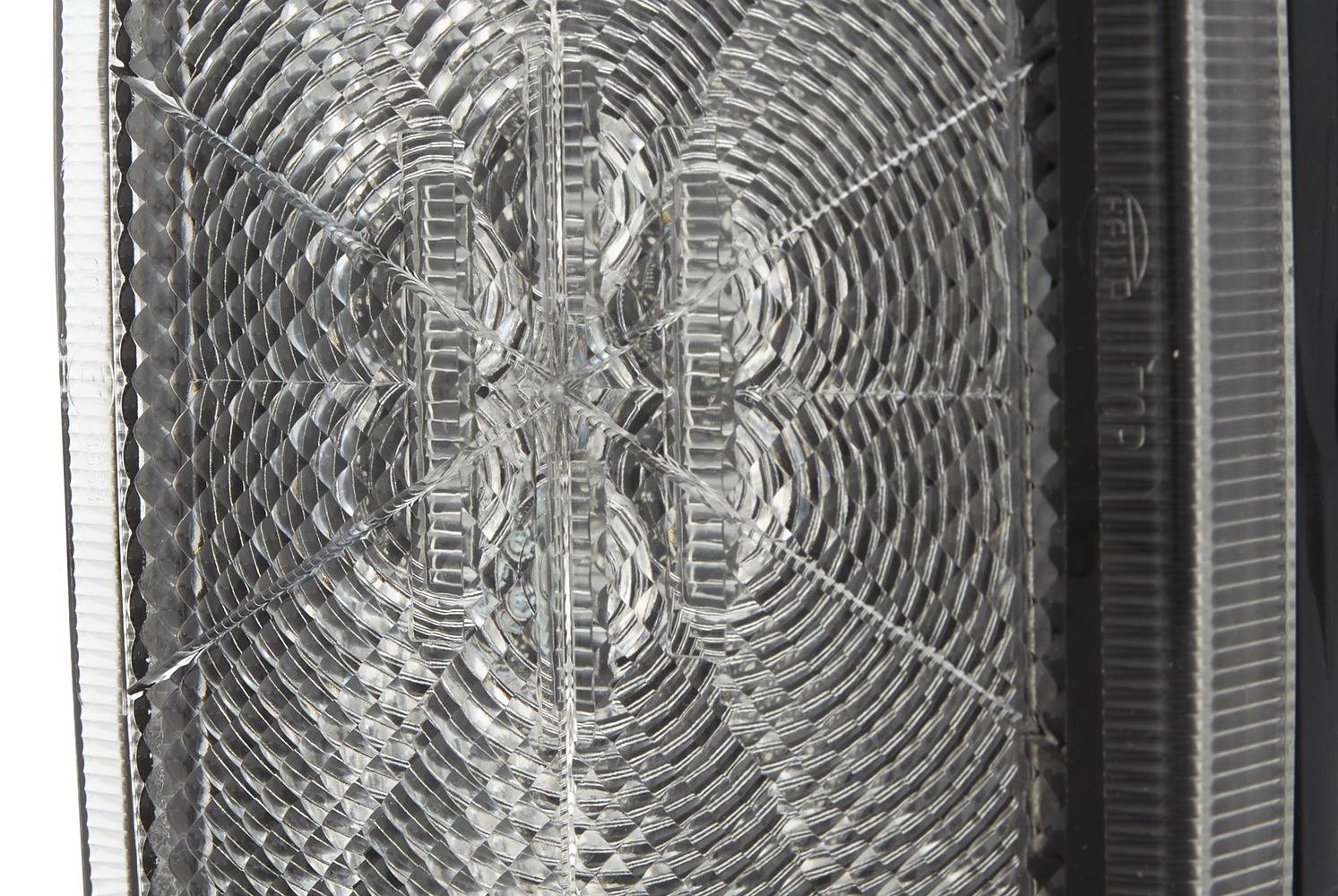 HELLA 2NE 013 236-301 Nebelschlussleuchte - 24V - Einbau