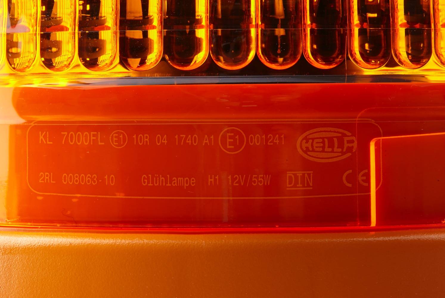 HELLA 2RL 008 063-101 Halogen-Rundumkennleuchte - KL 7000 - 12V - gelb - Rohrstutzen - gelb