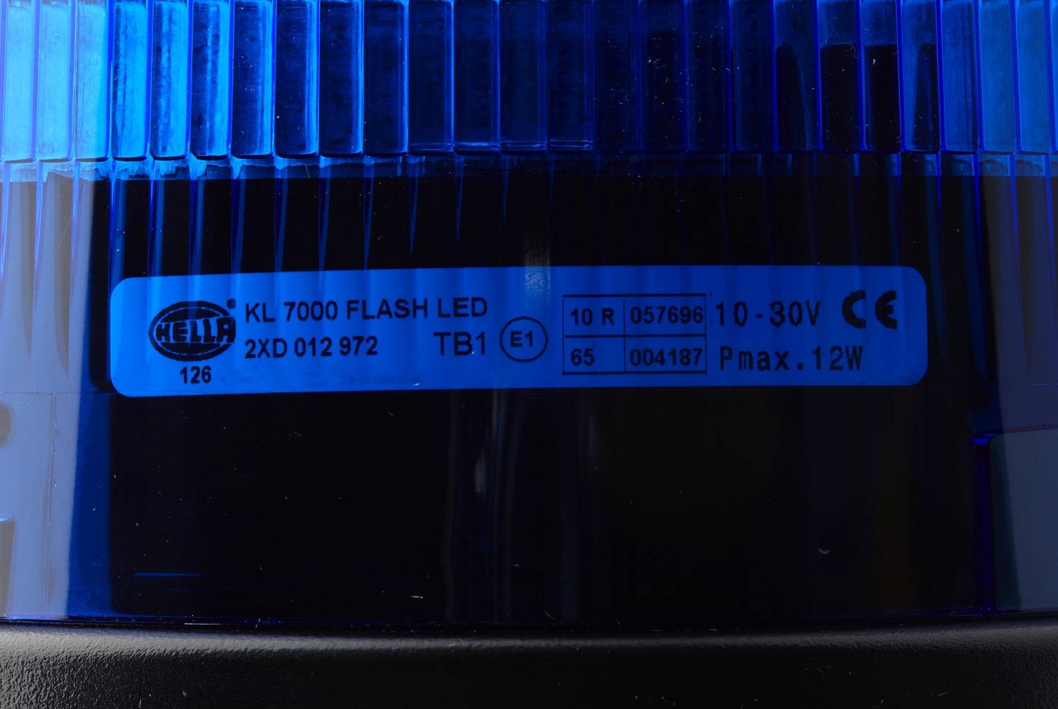 HELLA 2XD 012 972-111 LED-Blitz-Kennleuchte - KL 7000 - 12/24V - Rohrstutzen, flexibel - blau (2x) -
