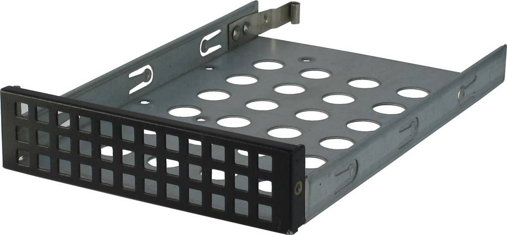 Metall-Auszugsablage für Serverracks mit perforierter Grundfläche und schwarzem Frontgitterpaneel, verwendet zum Montieren von Geräten in einem Schrank.