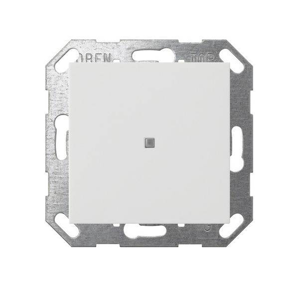 Ein quadratischer, weißer Lichtschalter mit einem kleinen grauen Knopf in der Mitte, montiert auf einem metallischen Rahmen mit abgerundeten Ecken.