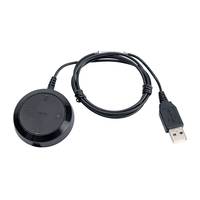 Runde schwarze USB-Fernbedienung/Controller mit Kabel und USB-A-Stecker, gezeigt auf weißem Hintergrund.