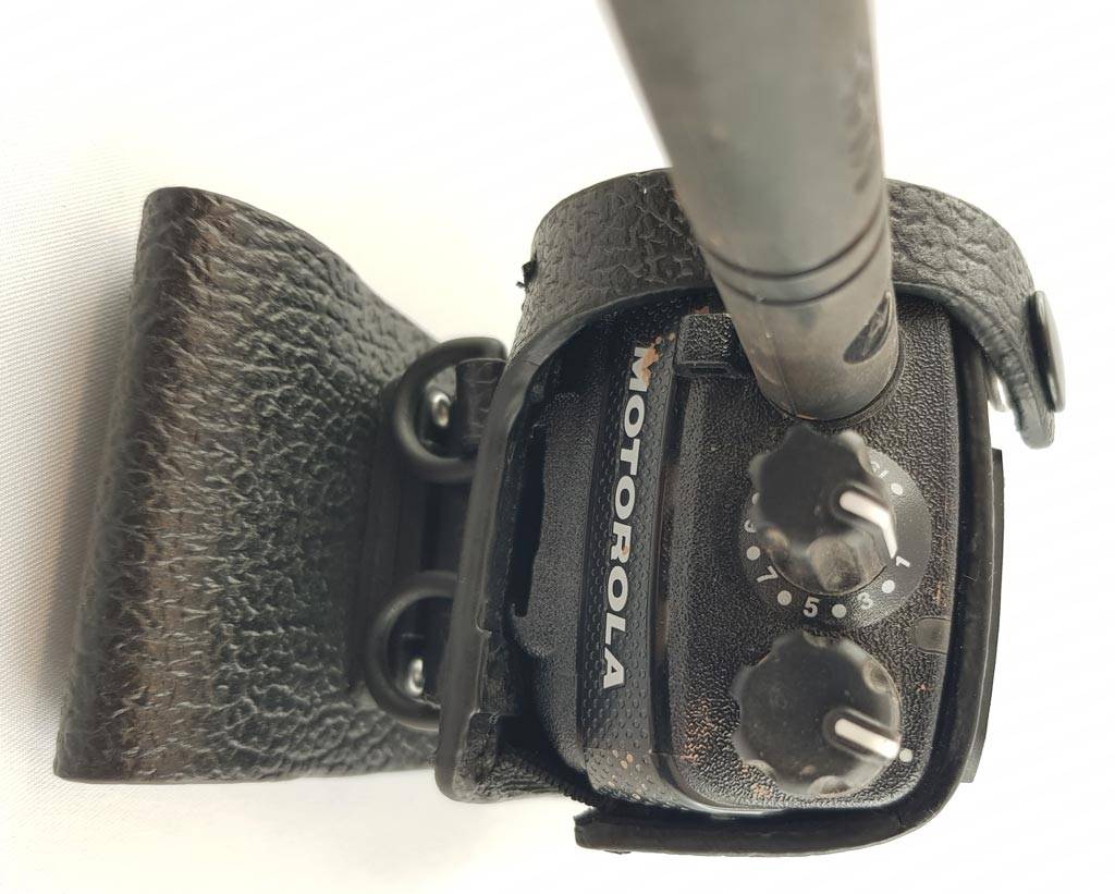 Motorola Feste Ledertasche mit 3 Zoll drehbarer Gürtelschlaufe Funkgeräte ohne Display PMLN5866A