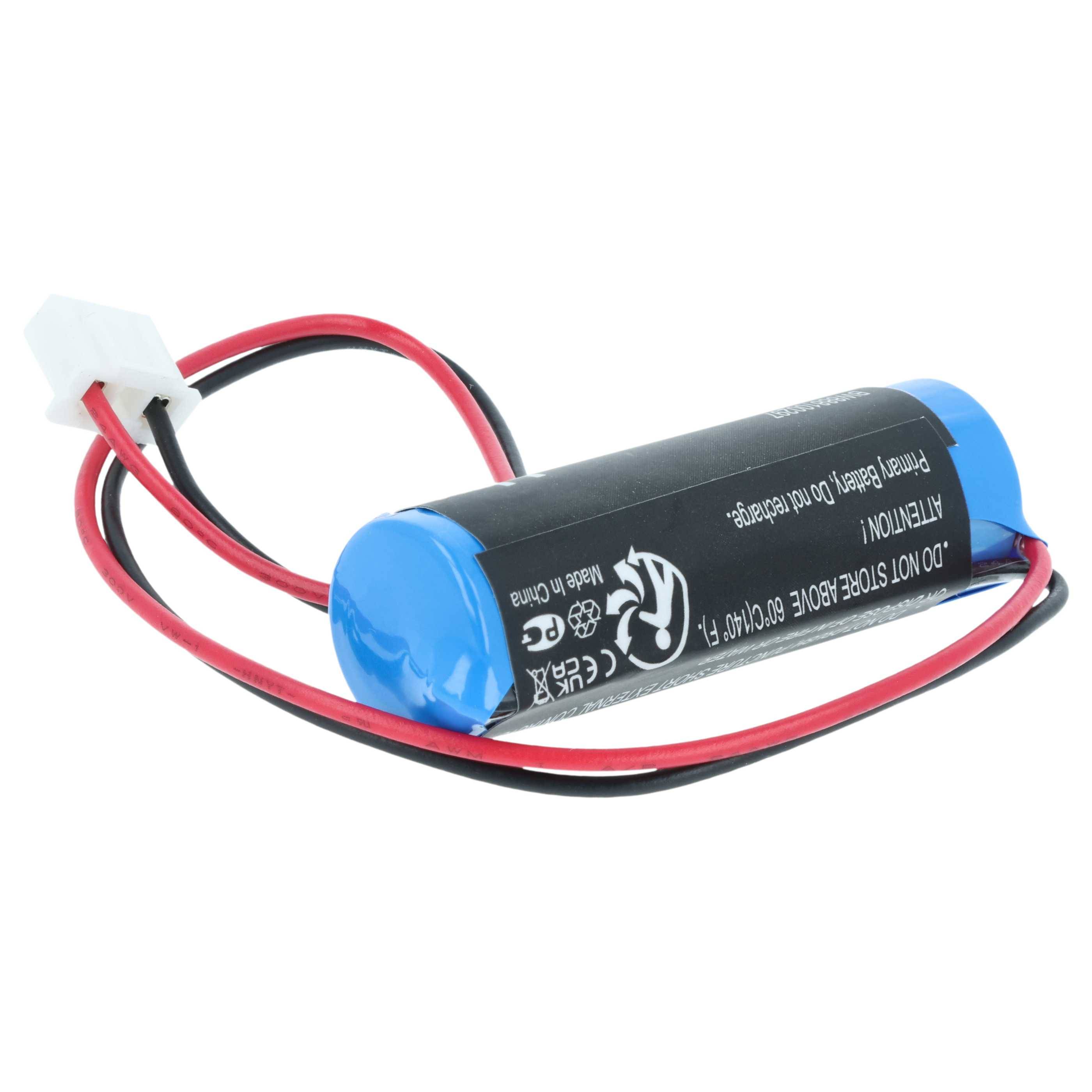 Eine zylindrische blaue und schwarze wiederaufladbare Batterie mit zwei angeschlossenen roten und schwarzen Kabeln, die in einem weißen Stecker enden.