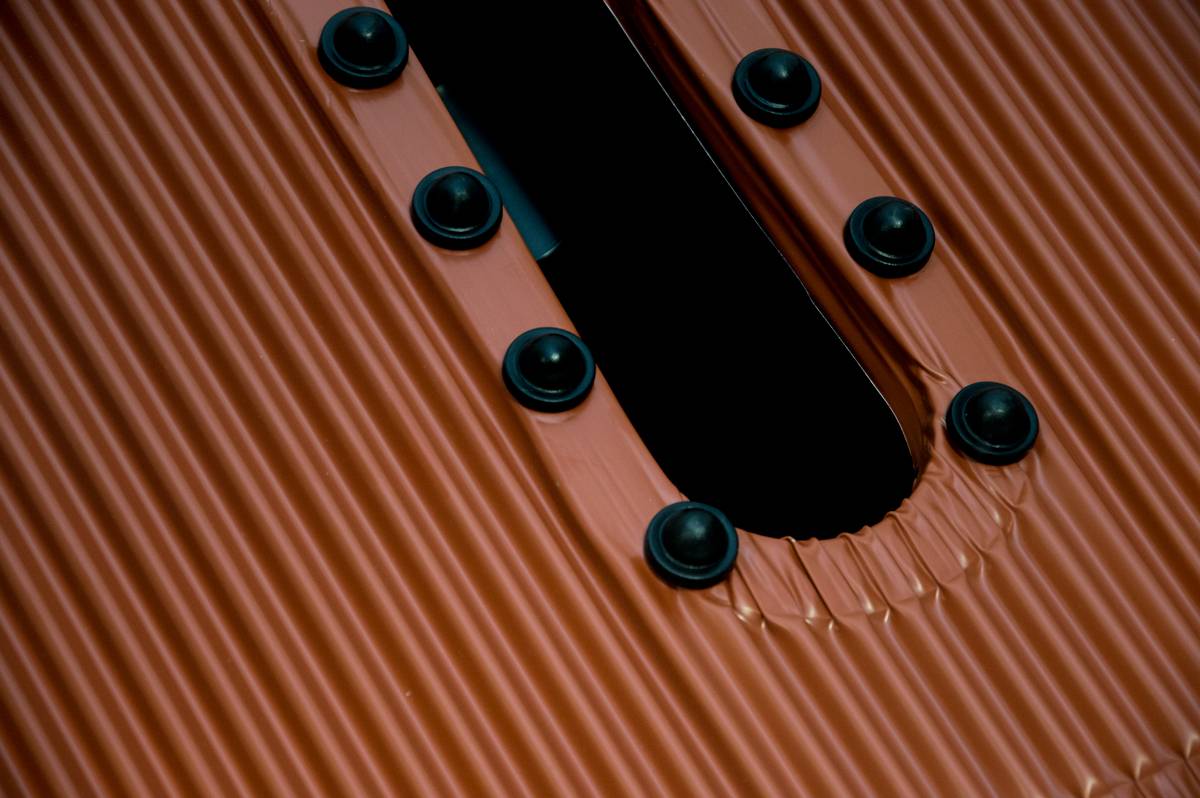 PremiumX Dachabdeckung mit Kabeleinführung Alu-Dachziegel Schwarz Dachpfanne für Sat Dachsparrenhalter