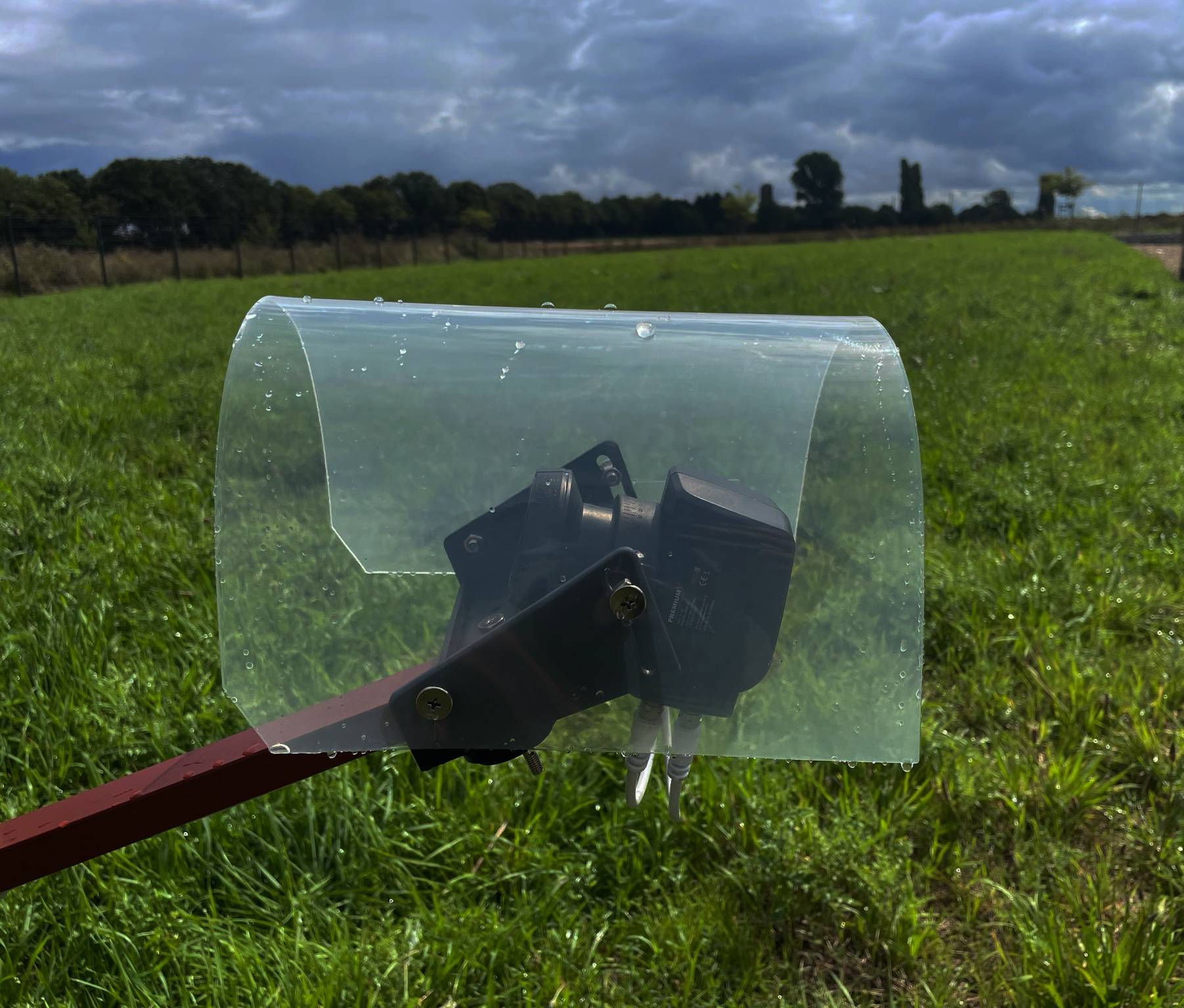 PremiumX LNB Wetterschutzhaube für 2x SAT LNB schützt vor Schnee Hagel und Regen - Störungsfrei Fernsehen