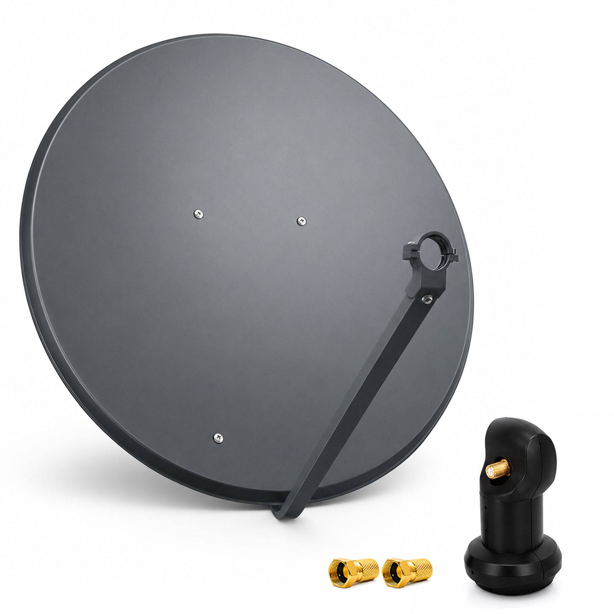 Graue Satellitenschüssel mit Halterungsarm, dazu schwarzer Koaxialstecker und zwei goldene Kabeladapter auf weißem Hintergrund.