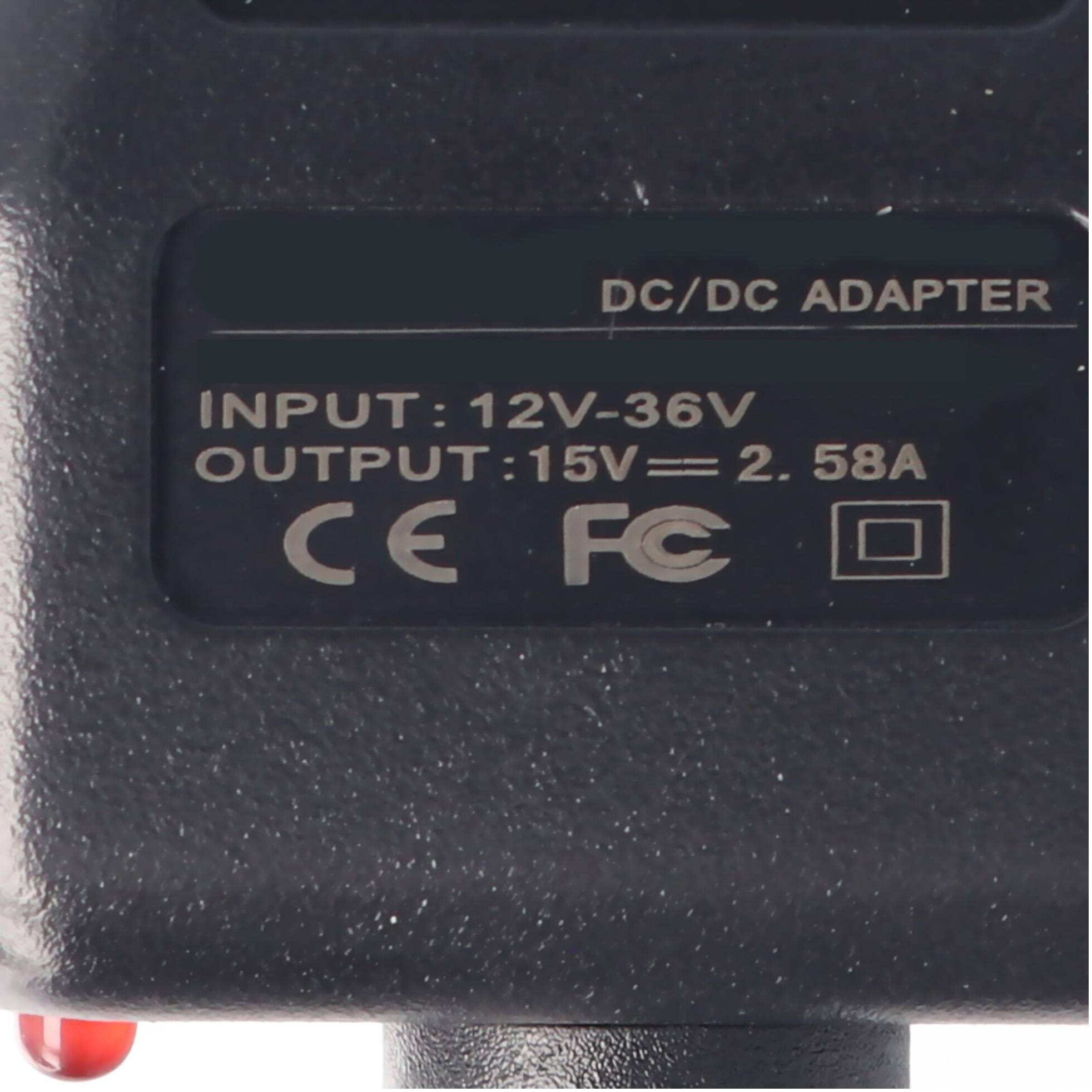 15 Volt KFZ-Ladekabel Microsoft Surface Pro 5, 6, 7, X Ladestrom 2,58A, Spannungen beachten, 112,5 cm Kabellänge