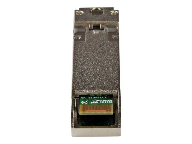 Einzelnes Netzwerk-Faseroptik-Transceiver-Modul in Vorderansicht mit optischem Port und Metallgehäuse.