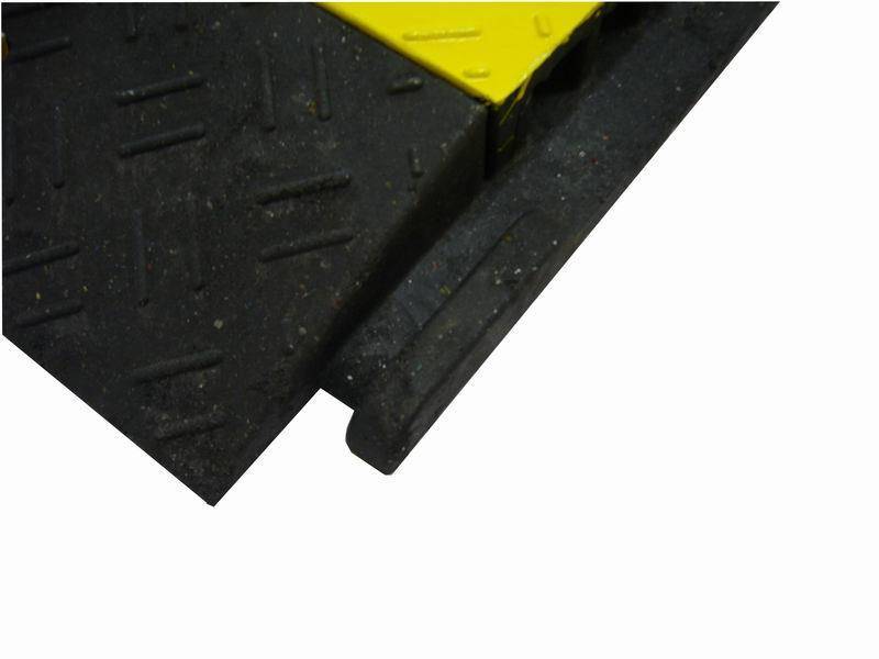 Kabelbrücke / Schlauchbrücke mit schwarzen Deckel