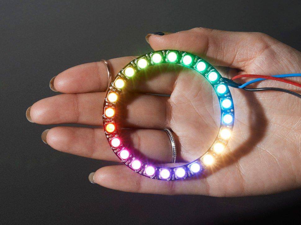 Adafruit NeoPixel Ring - 24 x 5050 RGBW LEDs mit integrierten Treibern, Warmweiß