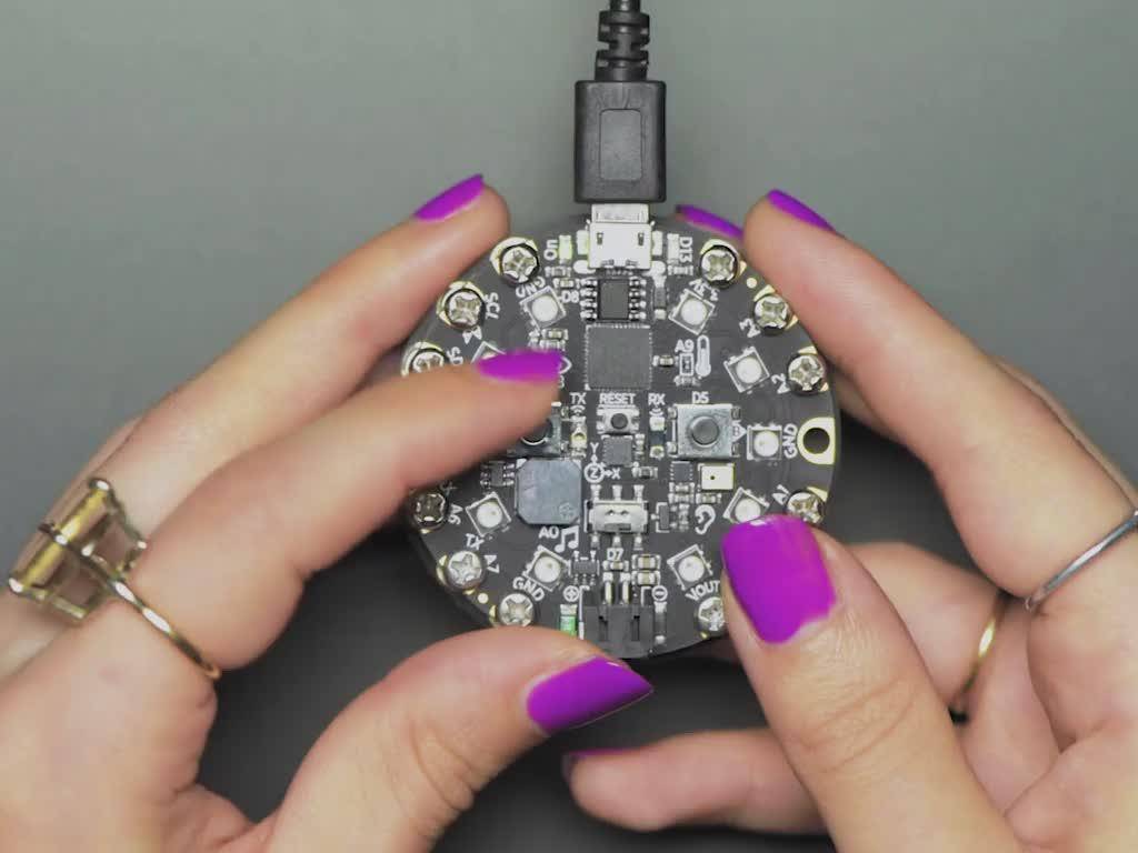 Adafruit Circuit Playground TFT Gizmo, 1,54-Zoll, 240x240 Pixel, STEMMA, Audio, 53,3x53,3 mm