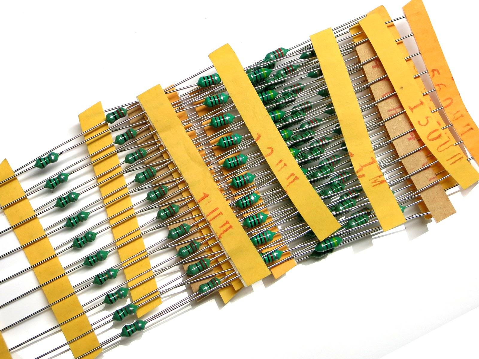 120x 1/4W Induktivität Sortiment Spule Drossel 12Sorten 1µH bis 1mH