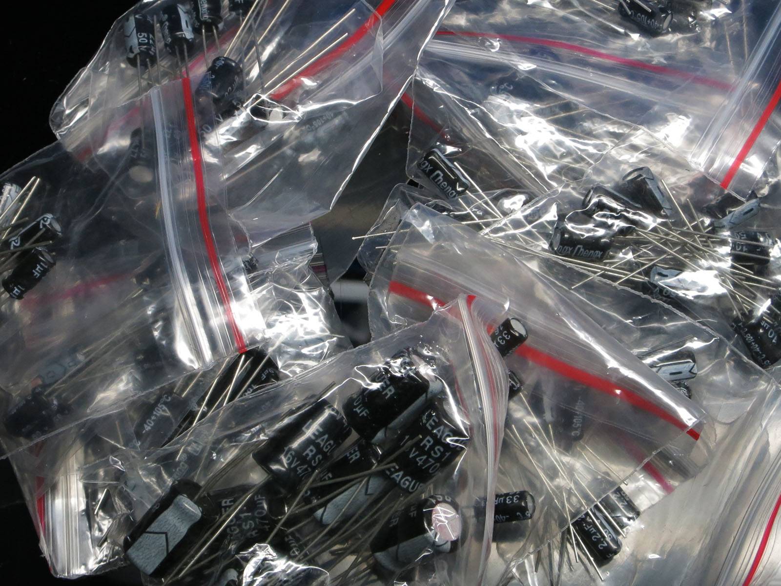 120x ELKO Kondensatoren 0.22uF-470uF ,12 Verschiedene jeder 10 Stück