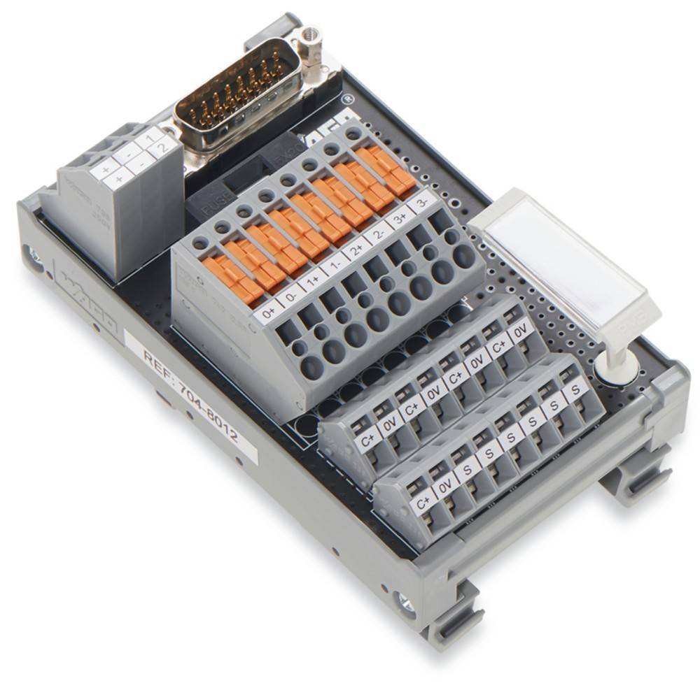Industrieller elektronischer Klemmenblock, der mit verschiedenen Anschlusspunkten und einem beschrifteten Anschluss dargestellt wird, verwendet für elektrische Verdrahtung in Maschinen.