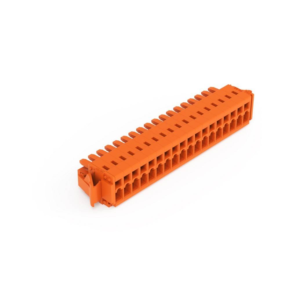Ein orangefarbener elektrischer Anschlussblock mit mehreren Schlitzen zum Verdrahten, diagonal gegen einen weißen Hintergrund positioniert.