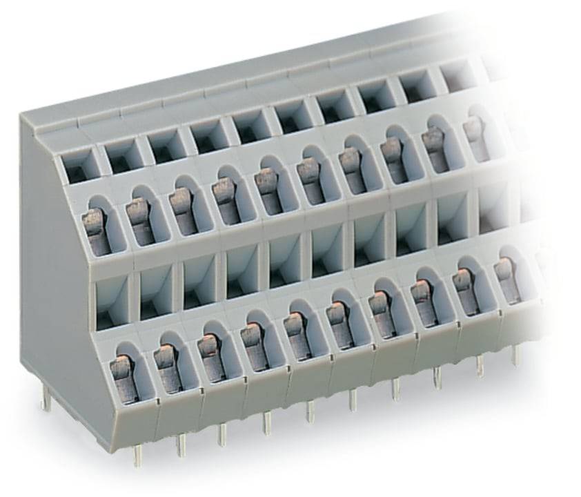 Eine Reihe grauer elektrischer Klemmenblöcke mit Metallverbindern, die zum Sichern von Drähten in elektrischen Verteilerkästen und Geräten verwendet werden.