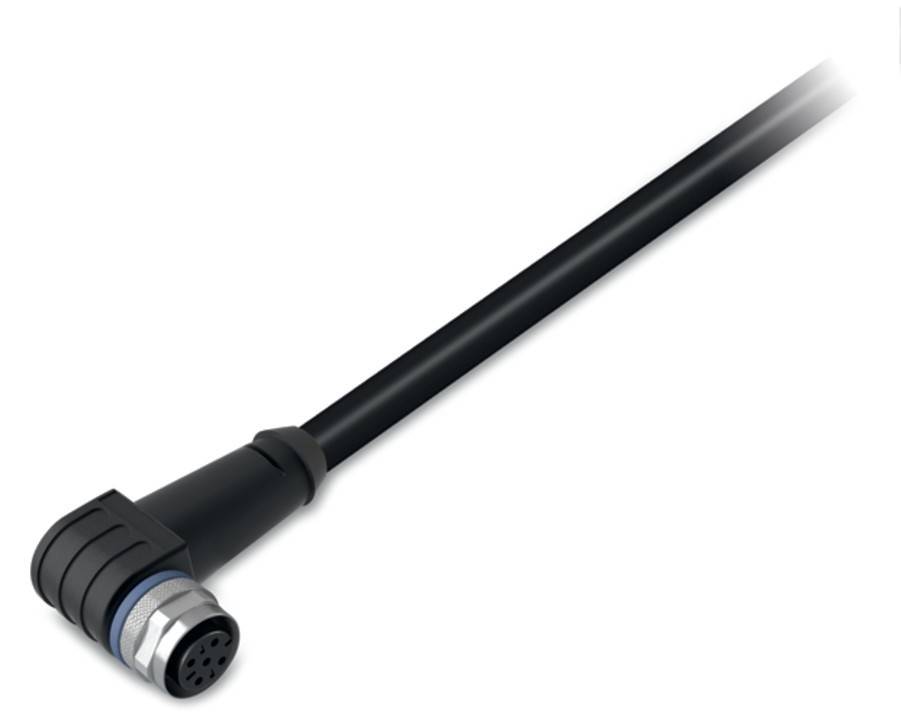 Ein schwarzer elektronischer Stecker mit einem blauen Ring und mehreren Kontaktstiften, der an ein langes schwarzes Kabel angeschlossen ist und vor einem weißen Hintergrund platziert ist.