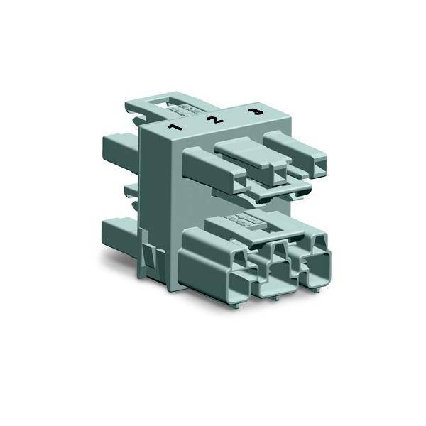 3D-Rendering eines türkisfarbenen Elektrosteckers mit mehreren Anschlussplätzen auf weißem Hintergrund.