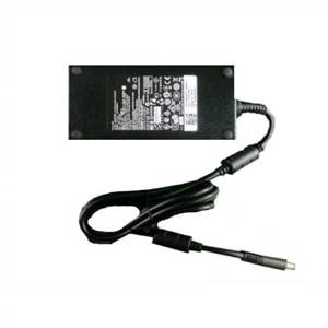 Schwarzer Laptop-Stromadapter mit angeschlossenem Kabel und Hohlstecker auf weißem Hintergrund.