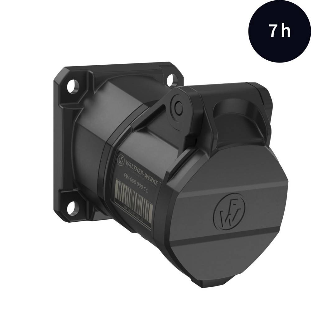 Schwarze industrielle Steckdose mit einem Logo auf dem Deckel, montiert auf einer quadratischen Basis. Kreisförmiges Symbol mit dem Text '7h' in der oberen rechten Ecke.