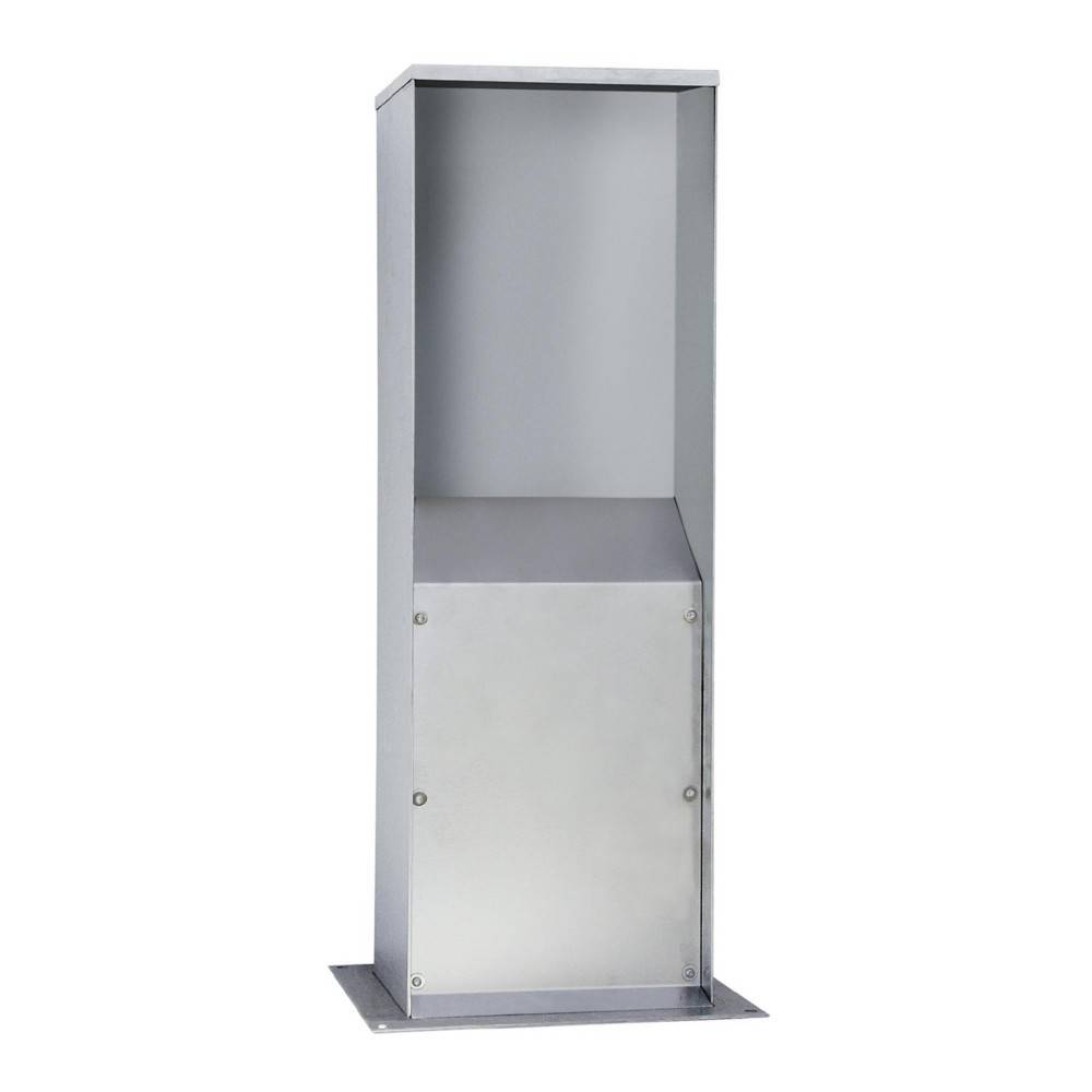 Eine hohe, metallische Box mit offener Oberseite, wahrscheinlich als Außenständer oder Gehäuse verwendet, mit einer flachen Basis für Stabilität.