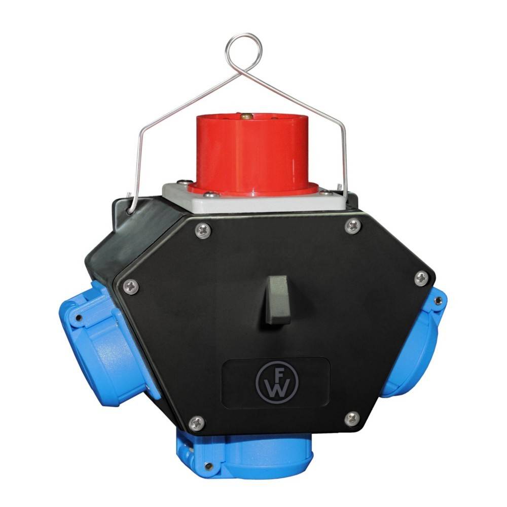 Ein schwarzer und blauer elektrischer Verteilerkasten mit rotem Deckel und einer Metallaufhängeschlaufe.