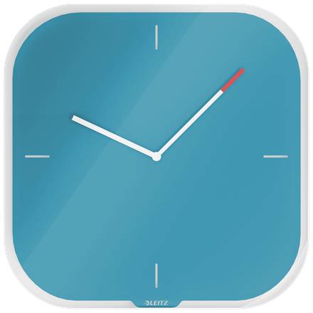 Blaue quadratische Wanduhr mit weißen Zeigern und Stundenmarkierungen, die etwa 10:10 Uhr anzeigt.