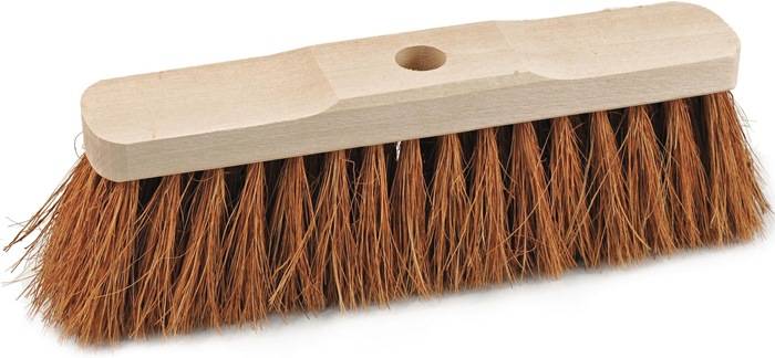 Ein Besenkopf aus Holz mit braunen, steifen Borsten, der für robuste Reinigungsaufgaben auf rauen Oberflächen konzipiert ist.