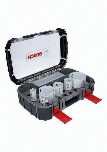 Bosch Lochsägen-Set in schwarzer Transporttasche, geöffnet, um verschiedene Größen von Lochsägen zu zeigen, die ordentlich in einzelnen Fächern angeordnet sind.